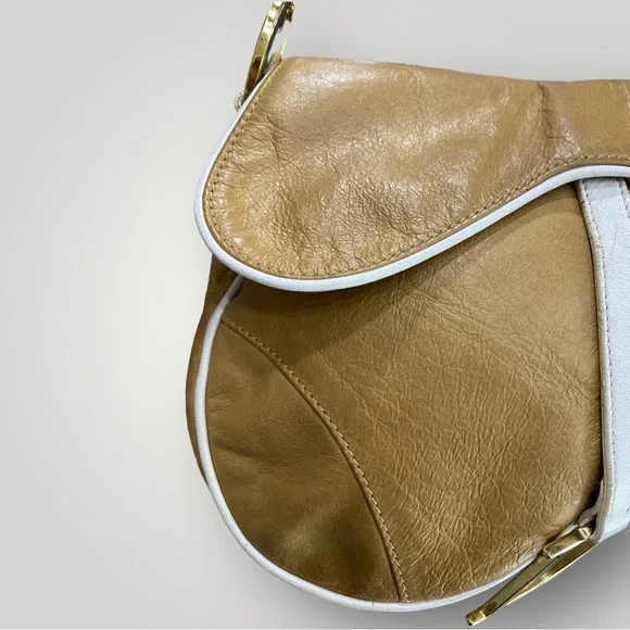 SOLD 📣 Vintage Christian Dior Tan Leather Saddle Bag - Picture 6 of 17